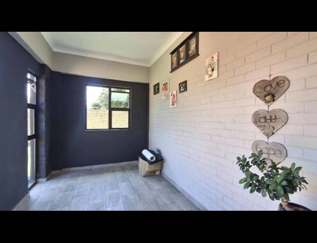 3 BEDROOM HOUSE FOR SALE IN SYMHURST